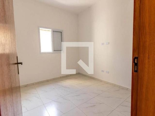 Casa / Sobrado em Condomínio para Locação em Praia Grande/SP Vila Caiçara 2 Quartos