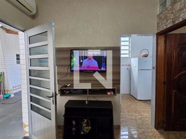 Casa / Sobrado em Condomínio para Locação em Praia Grande/SP Vilamar 1 Quartos