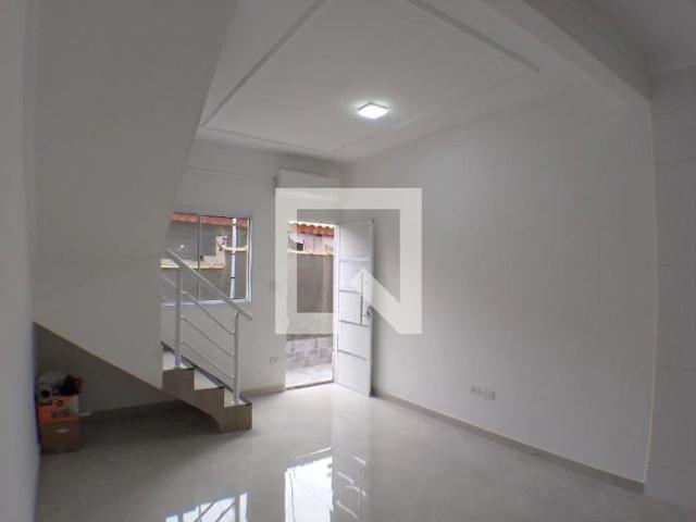 Casa / Sobrado em Condomínio para Locação em Praia Grande/SP Vilamar 2 Quartos