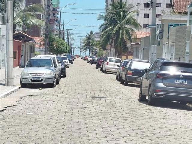 Casa / Sobrado em Condomínio para Locação em Praia Grande/SP Aviação 2 Quartos