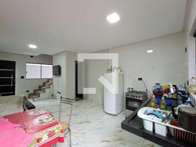Casa / Sobrado em Condomínio para Locação em Praia Grande/SP Aviação 2 Quartos