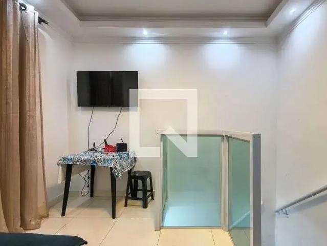 Casa / Sobrado em Condomínio para Locação em Praia Grande/SP Balneário Maracanã 2 Quartos