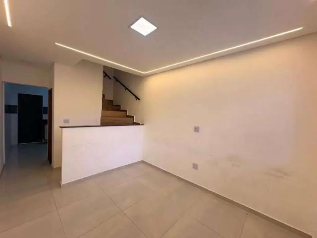 Casa / Sobrado em Condomínio para Locação em Praia Grande/SP Balneário Maracanã 3 Quartos