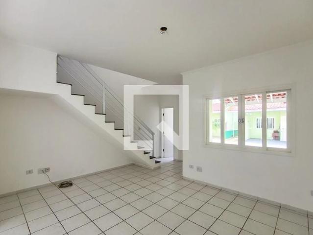 Casa / Sobrado em Condomínio para Locação em Praia Grande/SP Cidade da Criança 2 Quartos