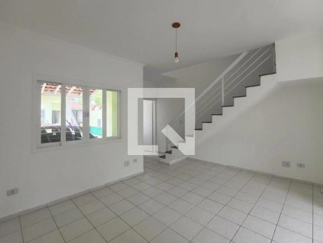 Casa / Sobrado em Condomínio para Locação em Praia Grande/SP Cidade da Criança 2 Quartos