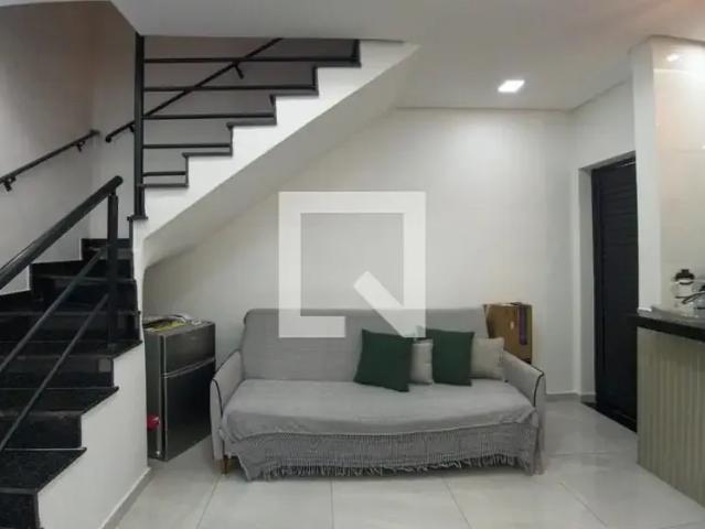 Casa / Sobrado em Condomínio para Locação em Praia Grande/SP Guilhermina 2 Quartos