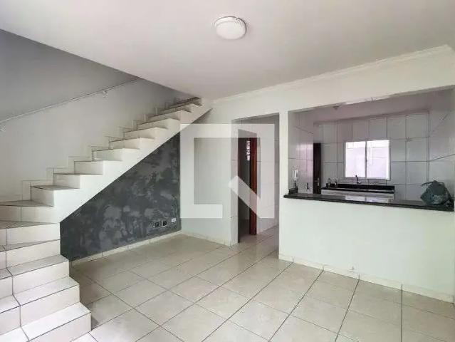 Casa / Sobrado em Condomínio para Locação em Praia Grande/SP Guilhermina 2 Quartos