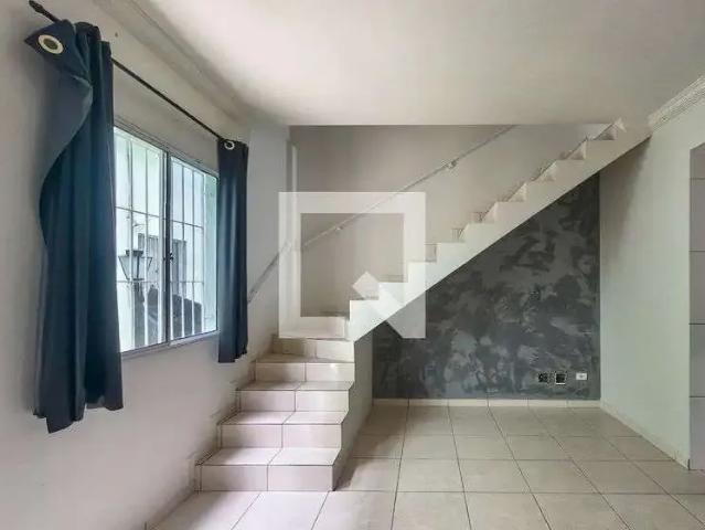 Casa / Sobrado em Condomínio para Locação em Praia Grande/SP Guilhermina 2 Quartos