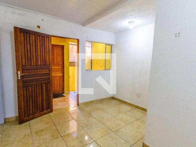 Casa / Sobrado em Condomínio para Locação em Praia Grande/SP Nova Mirim 1 Quartos