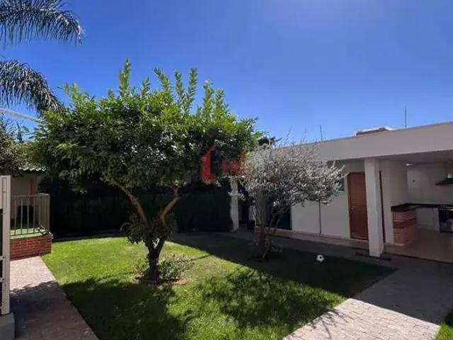 Casa / Sobrado em Condomínio para Locação em Presidente Prudente/SP Jardim Morumbi 4 Quartos