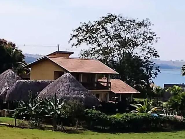 Casa / Sobrado em Condomínio para Locação em Primeiro de Maio/PR Centro 4 Quartos