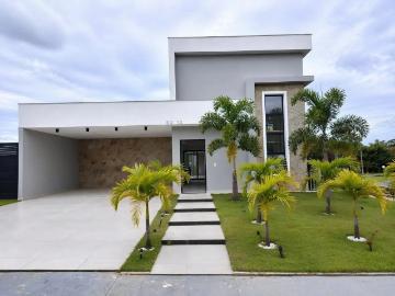 Casa / Sobrado em Condomínio para Locação em Rio das Ostras/RJ Alphaville 3 Quartos