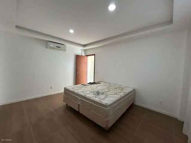 Casa / Sobrado em Condomínio para Locação em Rio das Ostras/RJ Alphaville 4 Quartos