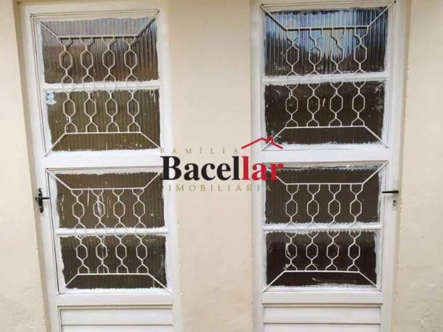 Casa / Sobrado em Condomínio para Locação em Rio de Janeiro/RJ Marechal Hermes 1 Quartos