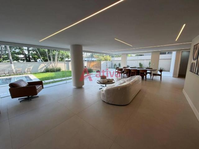 Casa / Sobrado em Condomínio para Locação em Rio de Janeiro/RJ Barra da Tijuca 5 Quartos