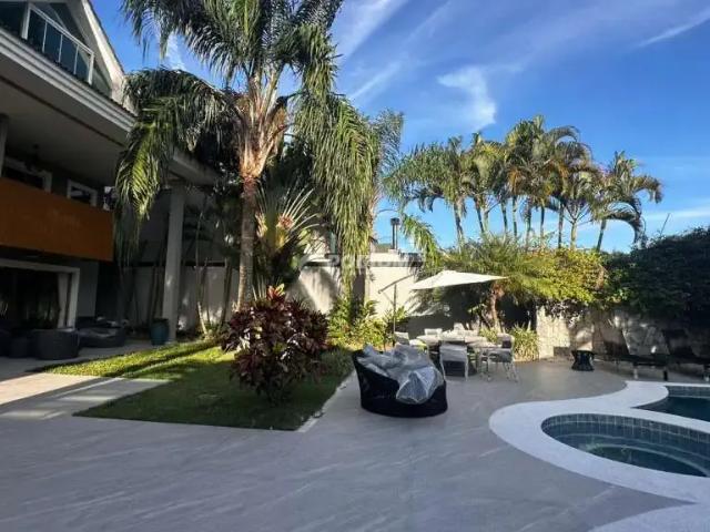Casa / Sobrado em Condomínio para Locação em Rio de Janeiro/RJ Barra da Tijuca 5 Quartos