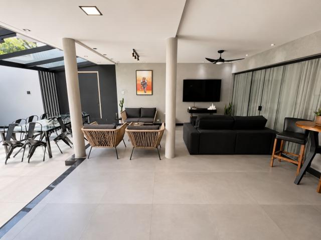 Casa / Sobrado em Condomínio para Locação em Rio de Janeiro/RJ Barra da Tijuca 6 Quartos
