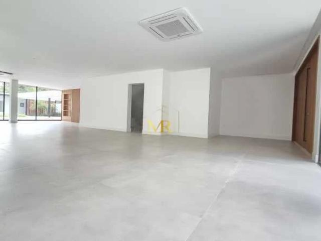 Casa / Sobrado em Condomínio para Locação em Rio de Janeiro/RJ Barra da Tijuca 6 Quartos