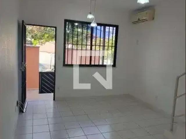 Casa / Sobrado em Condomínio para Locação em Rio de Janeiro/RJ Campo Grande 2 Quartos
