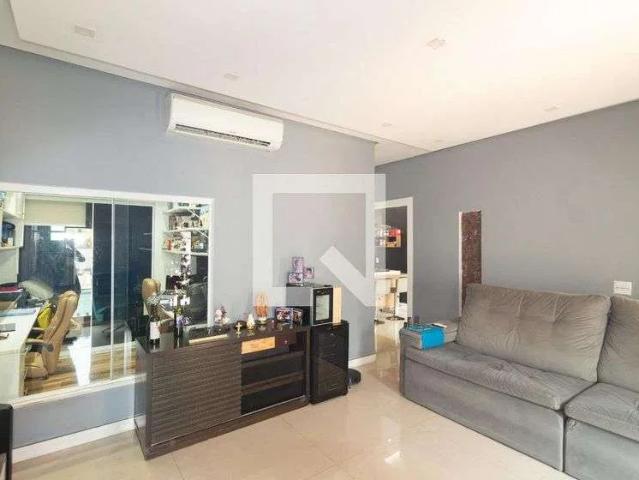 Casa / Sobrado em Condomínio para Locação em Rio de Janeiro/RJ Campo Grande 3 Quartos
