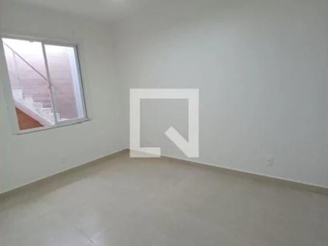 Casa / Sobrado em Condomínio para Locação em Rio de Janeiro/RJ Cascadura 2 Quartos