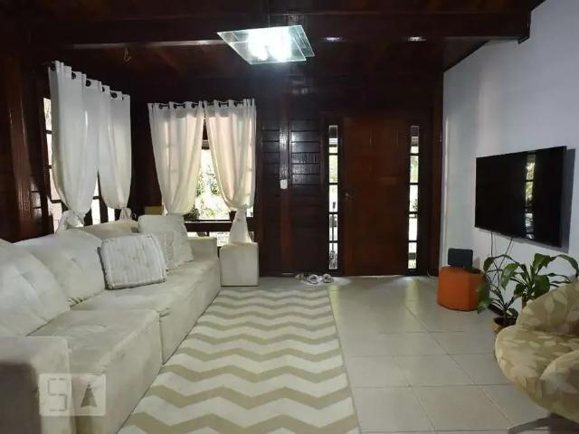 Casa / Sobrado em Condomínio para Locação em Rio de Janeiro/RJ Freguesia Ilha do Governador 3 Quartos