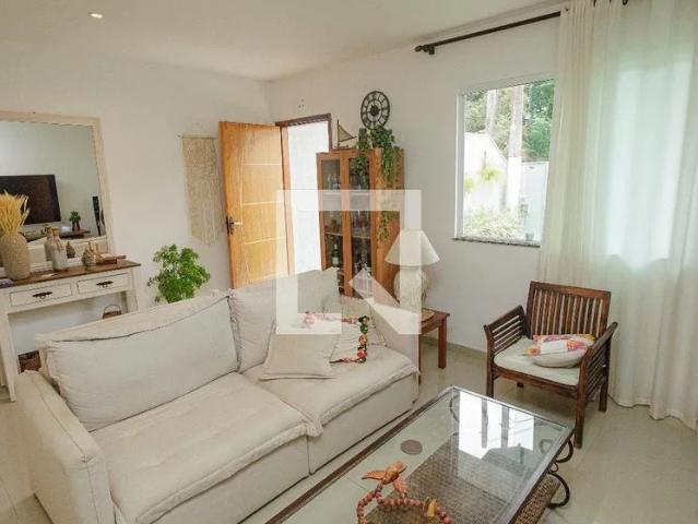 Casa / Sobrado em Condomínio para Locação em Rio de Janeiro/RJ Guaratiba 3 Quartos