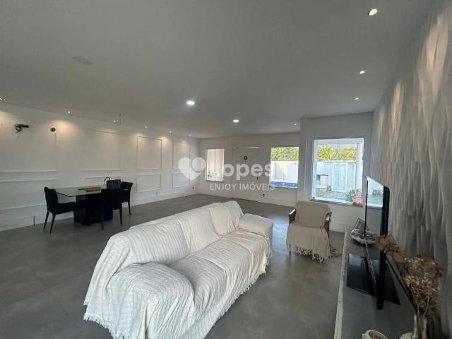 Casa / Sobrado em Condomínio para Locação em Rio de Janeiro/RJ Guaratiba 3 Quartos