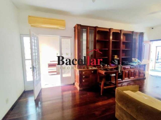 Casa / Sobrado em Condomínio para Locação em Rio de Janeiro/RJ Grajaú 3 Quartos