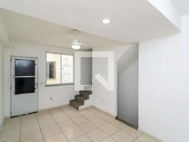 Casa / Sobrado em Condomínio para Locação em Rio de Janeiro/RJ Irajá 2 Quartos