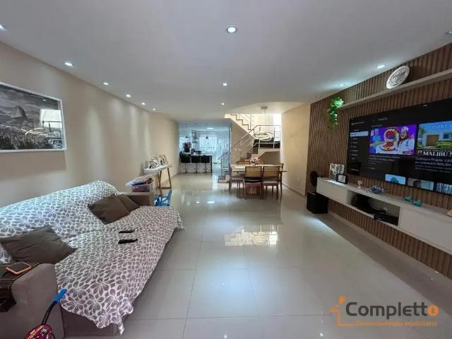 Casa / Sobrado em Condomínio para Locação em Rio de Janeiro/RJ Jacarepaguá 3 Quartos