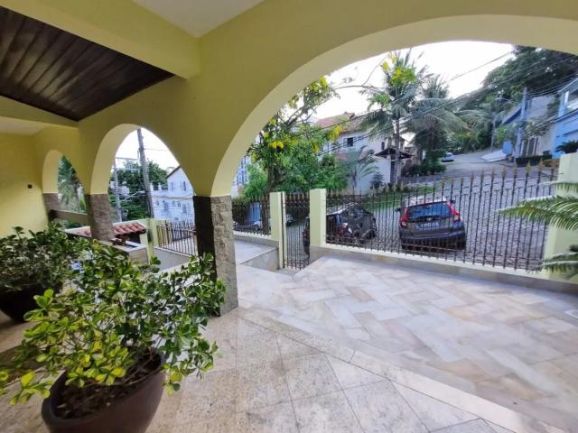Casa / Sobrado em Condomínio para Locação em Rio de Janeiro/RJ Pechincha 4 Quartos