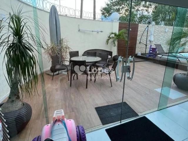 Casa / Sobrado em Condomínio para Locação em Rio de Janeiro/RJ Recreio dos Bandeirantes 4 Quartos