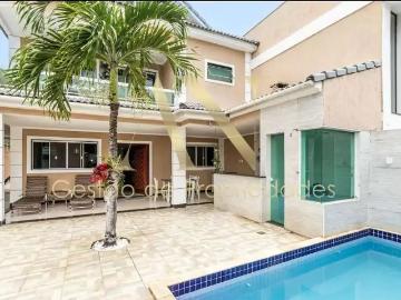 Casa / Sobrado em Condomínio para Locação em Rio de Janeiro/RJ Recreio dos Bandeirantes 4 Quartos