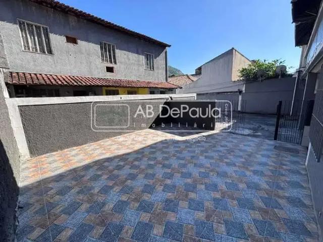 Casa / Sobrado em Condomínio para Locação em Rio de Janeiro/RJ Realengo 2 Quartos