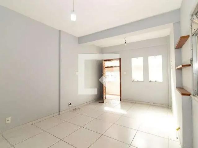 Casa / Sobrado em Condomínio para Locação em Rio de Janeiro/RJ Realengo 5 Quartos