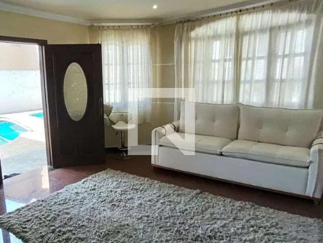 Casa / Sobrado em Condomínio para Locação em Rio de Janeiro/RJ Taquara 5 Quartos