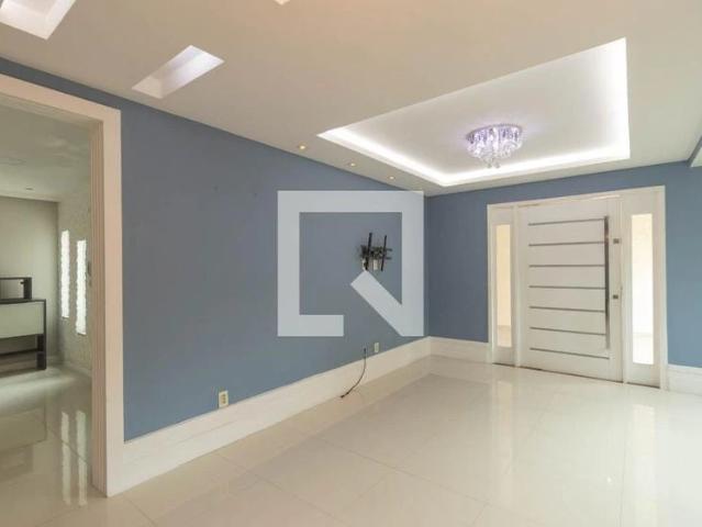 Casa / Sobrado em Condomínio para Locação em São Gonçalo/RJ Camarão 3 Quartos