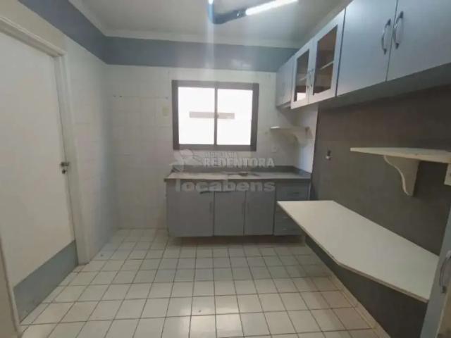 Casa / Sobrado em Condomínio para Locação em São José do Rio Preto/SP Higienópolis 3 Quartos