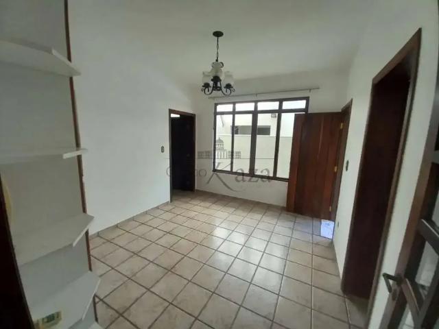 Casa / Sobrado em Condomínio para Locação em São José dos Campos/SP Condomínio Esplanada do Sol 4 Quartos