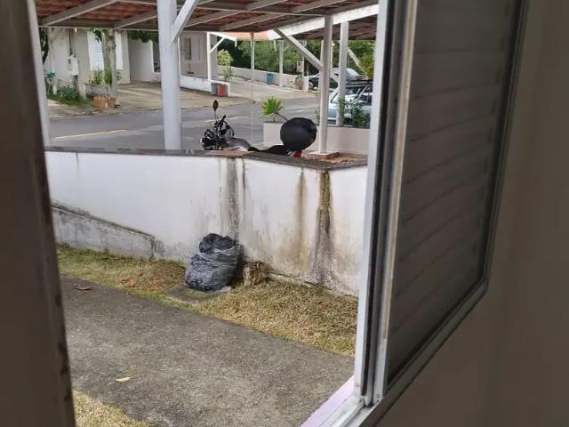 Casa / Sobrado em Condomínio para Locação em São José dos Campos/SP Eugênio de Mello 2 Quartos
