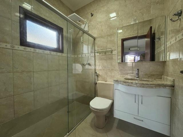 Casa / Sobrado em Condomínio para Locação em São José dos Campos/SP Jardim América 4 Quartos