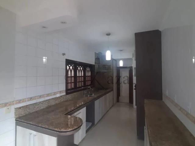 Casa / Sobrado em Condomínio para Locação em São José dos Campos/SP Jardim Aquárius 4 Quartos