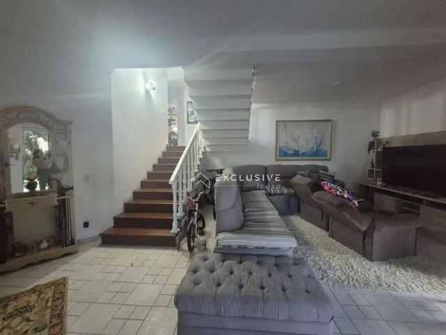 Casa / Sobrado em Condomínio para Locação em São José dos Campos/SP Jardim Aquárius 4 Quartos