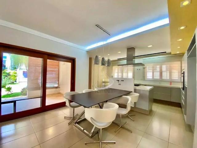 Casa / Sobrado em Condomínio para Locação em São José dos Campos/SP Jardim Aquárius 4 Quartos