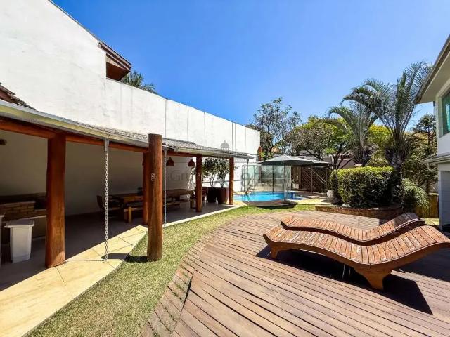 Casa / Sobrado em Condomínio para Locação em São José dos Campos/SP Jardim Aquárius 5 Quartos