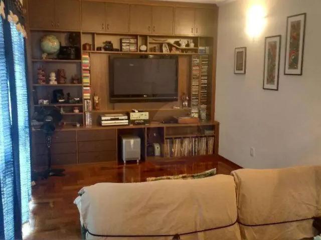Casa / Sobrado em Condomínio para Locação em São José dos Campos/SP Jardim Aquárius 5 Quartos