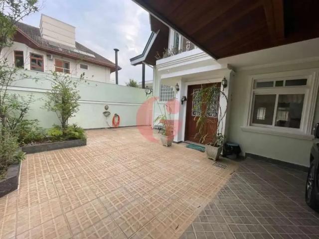 Casa / Sobrado em Condomínio para Locação em São José dos Campos/SP Jardim das Colinas 4 Quartos