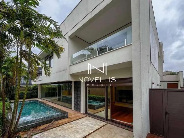 Casa / Sobrado em Condomínio para Locação em São José dos Campos/SP Jardim do Golfe 4 Quartos
