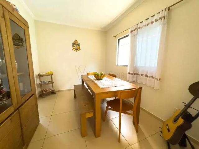 Casa / Sobrado em Condomínio para Locação em São José dos Campos/SP Jardim Satélite 5 Quartos
